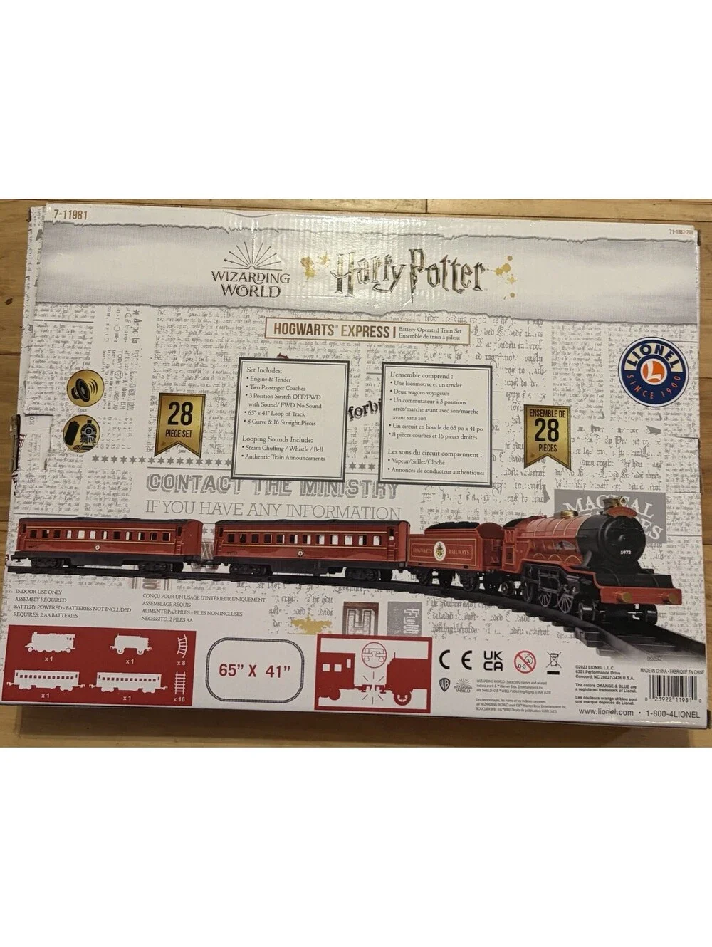 Lionel Train Set - Harry Potter Hogwarts Express, 28 Piece Train Set Sound, NEW